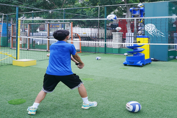 Volleyball Training Machine