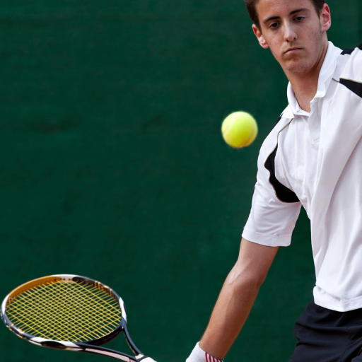 How Do I Know the Right Tennis Moment to Hit the Ball